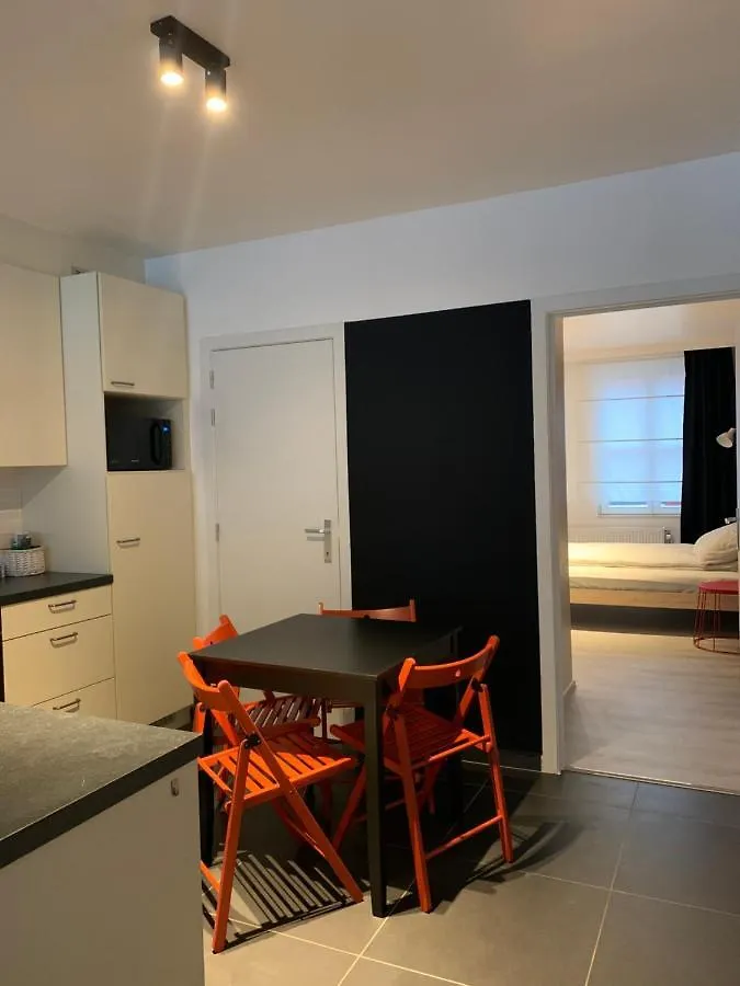Elma'S Place Ghent 0*,